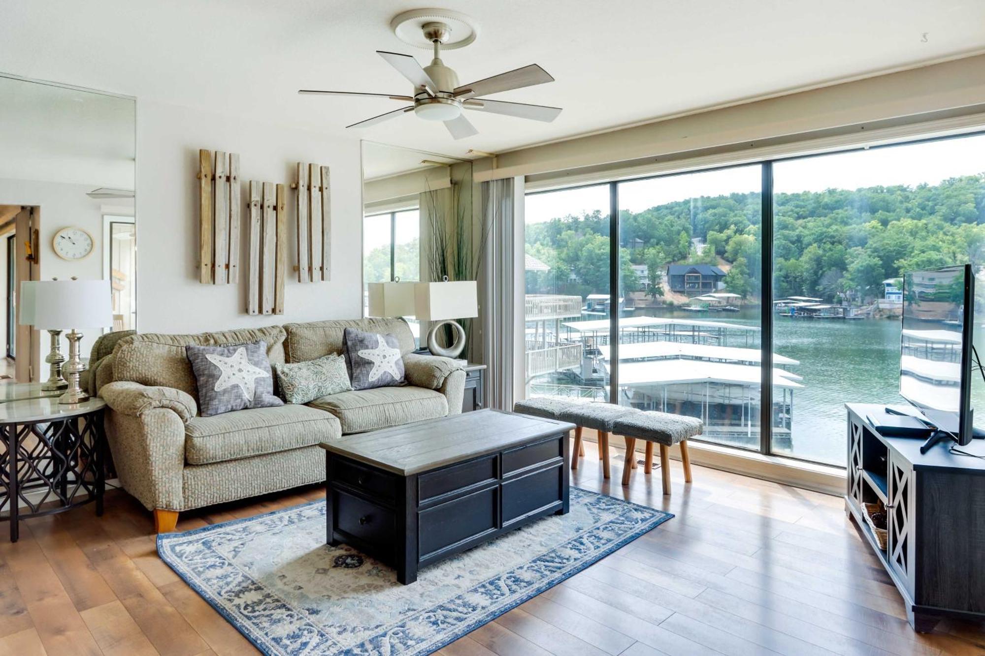 Lakefront Osage Beach Condo With Community Pool Eksteriør bilde