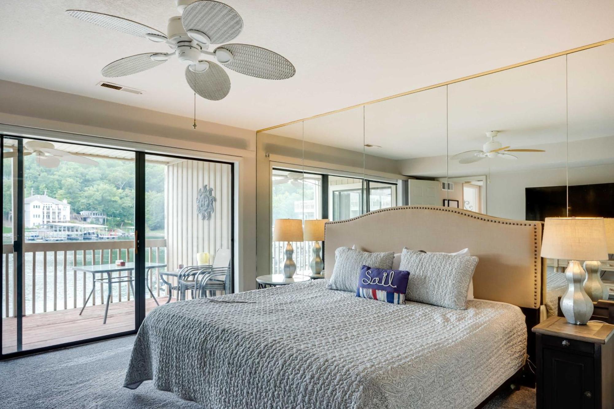 Lakefront Osage Beach Condo With Community Pool Eksteriør bilde
